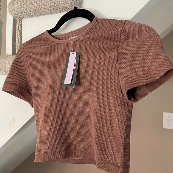 Women’s Cinnamon Brown Crew Neck Seamless Cropped Tee - Picture 1 of 8